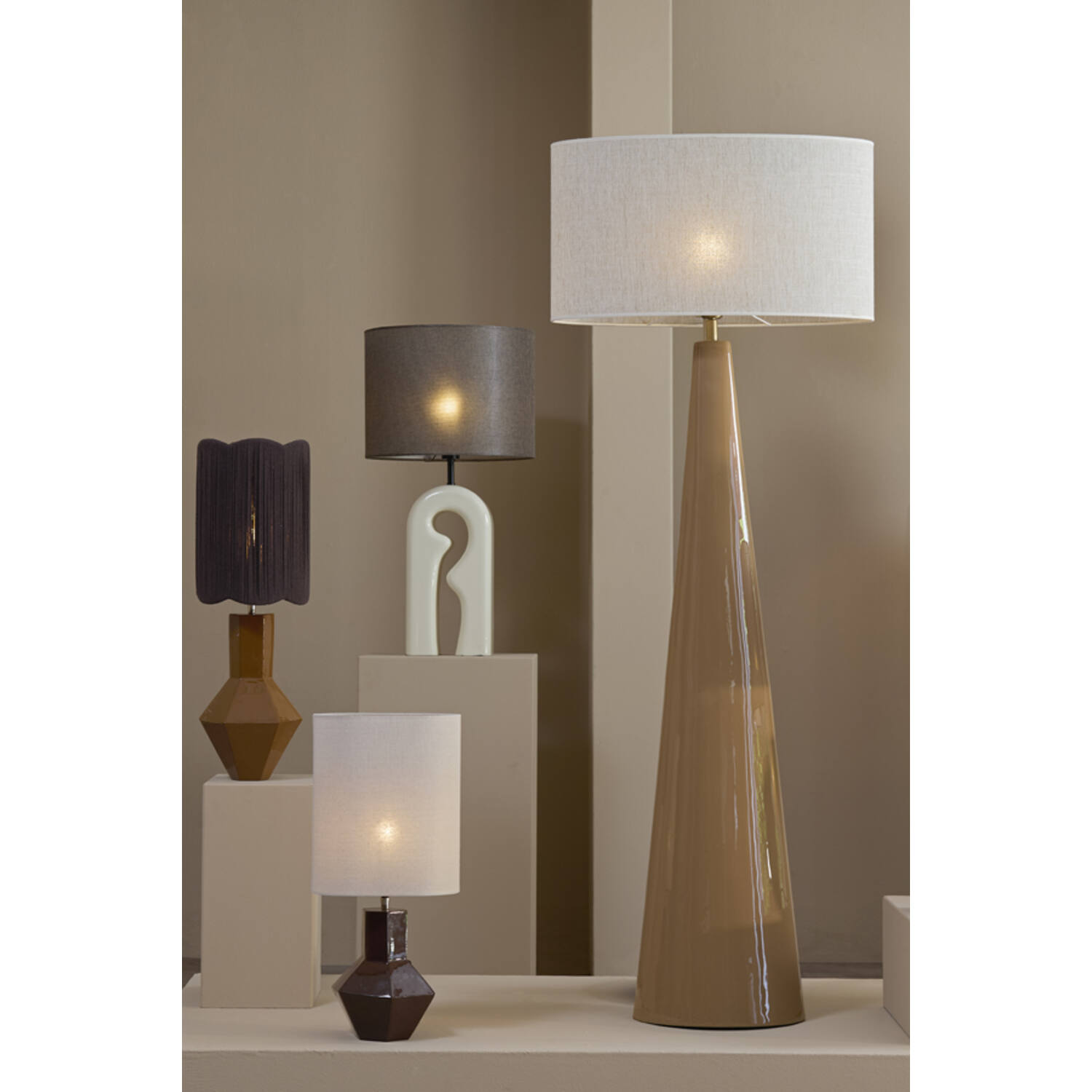 Lamp base 19x13x52,5 cm MISTRA shiny cream