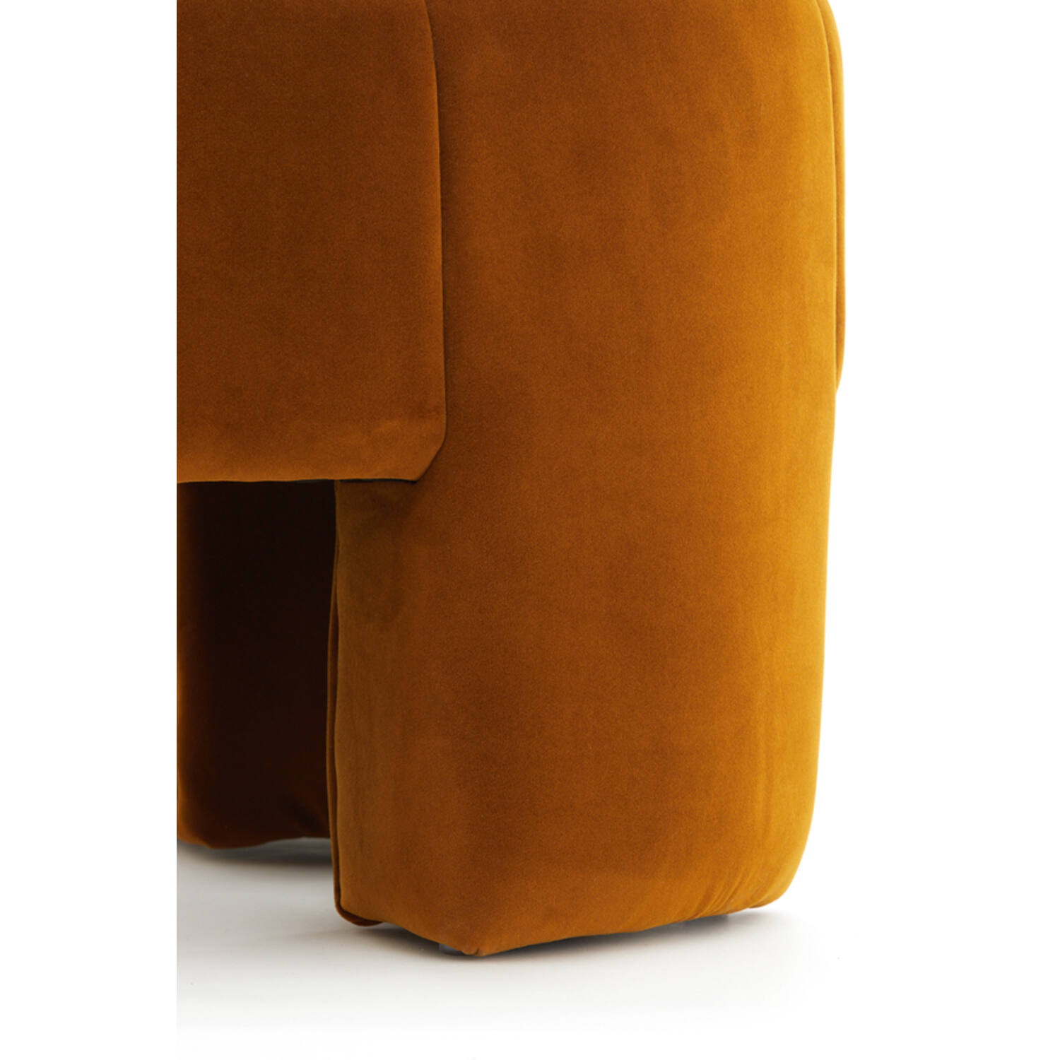 Pouf Ø51x45 cm BATOEMI velvet ocher yellow