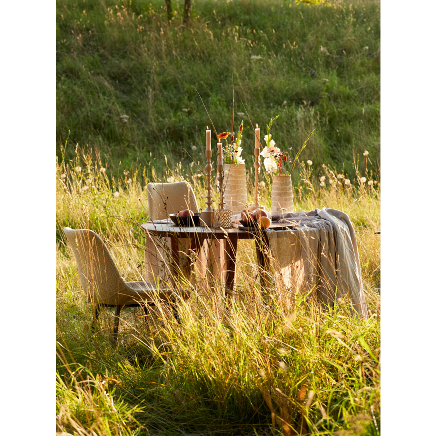 Eettafel Ø140x76 cm QUENZA acacia hout bruin