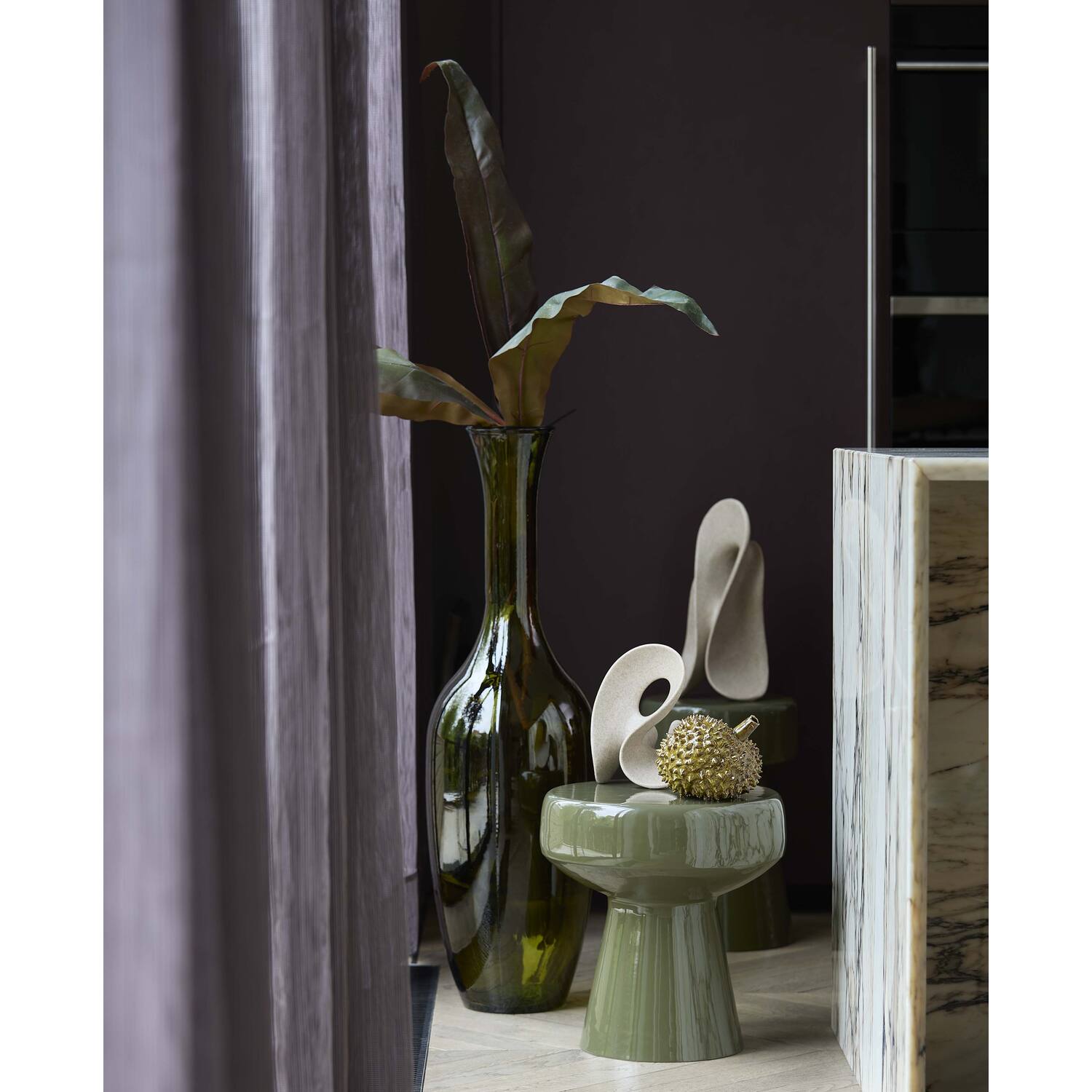 Side table Ø38x42 cm DAKWA shiny dark olive green