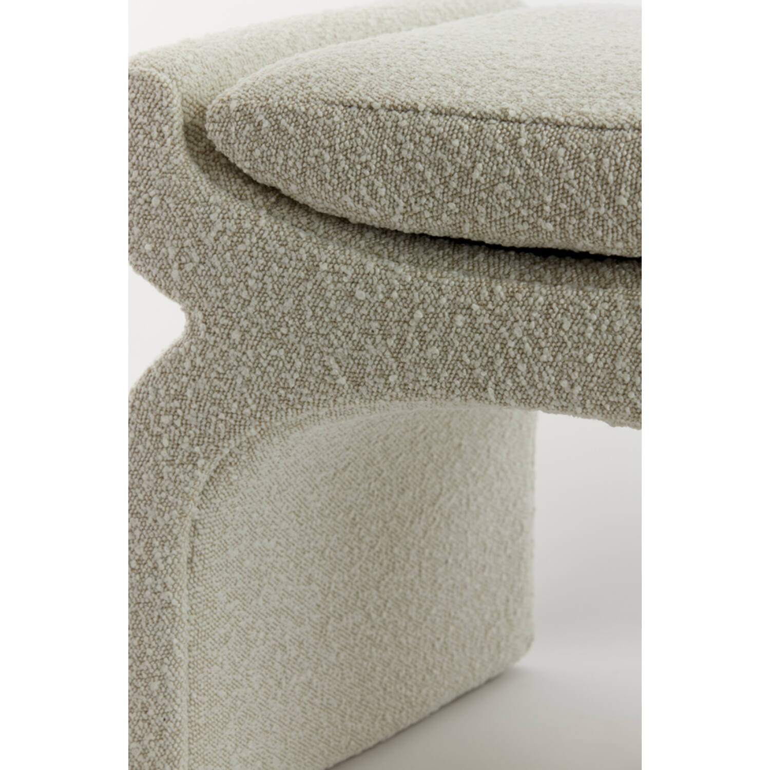 Poef 60x46x46 cm NAFYA bouclé crème