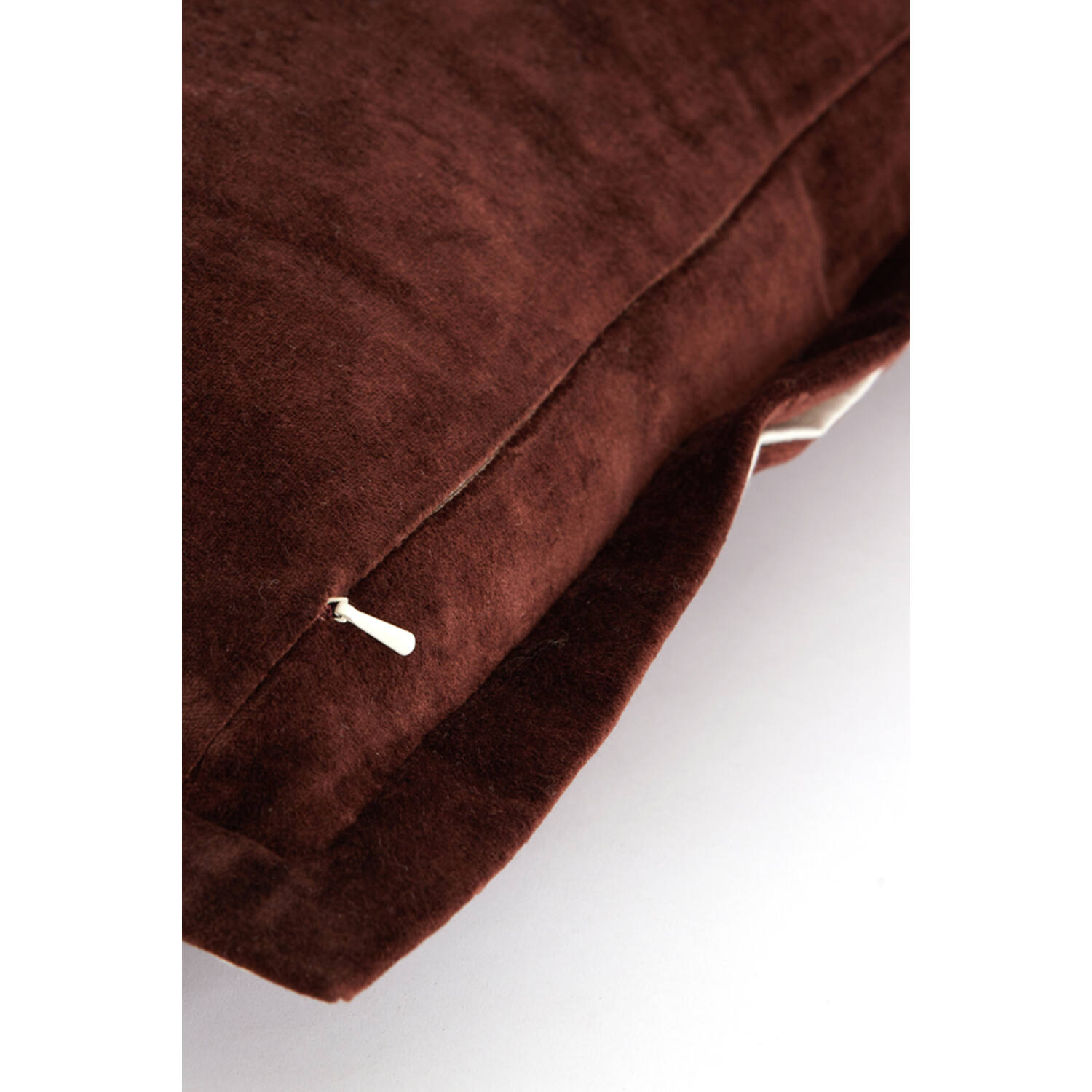 Kussen 45x45 cm BAXLEY velvet donker bruin+linnen naturel