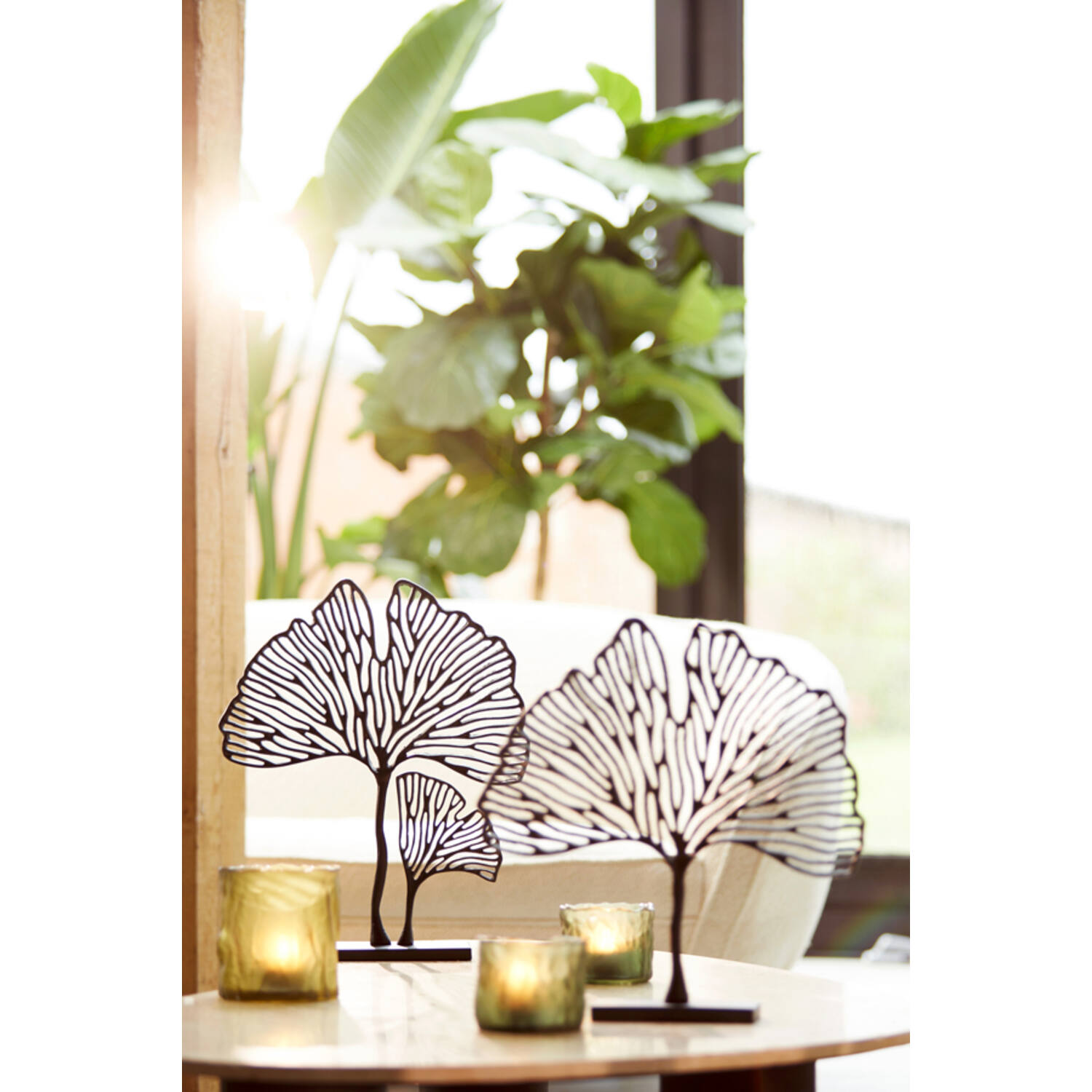 Ornament op voet 36x6x39 cm LEAF mat zwart