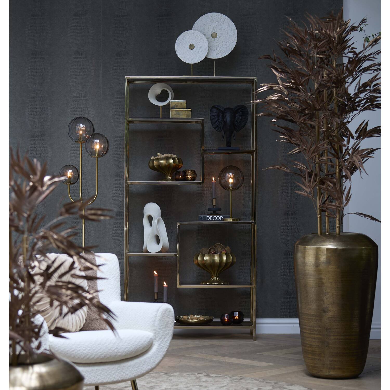 Ornament op voet 25x10x35 cm YVO marmer wit+antiek brons