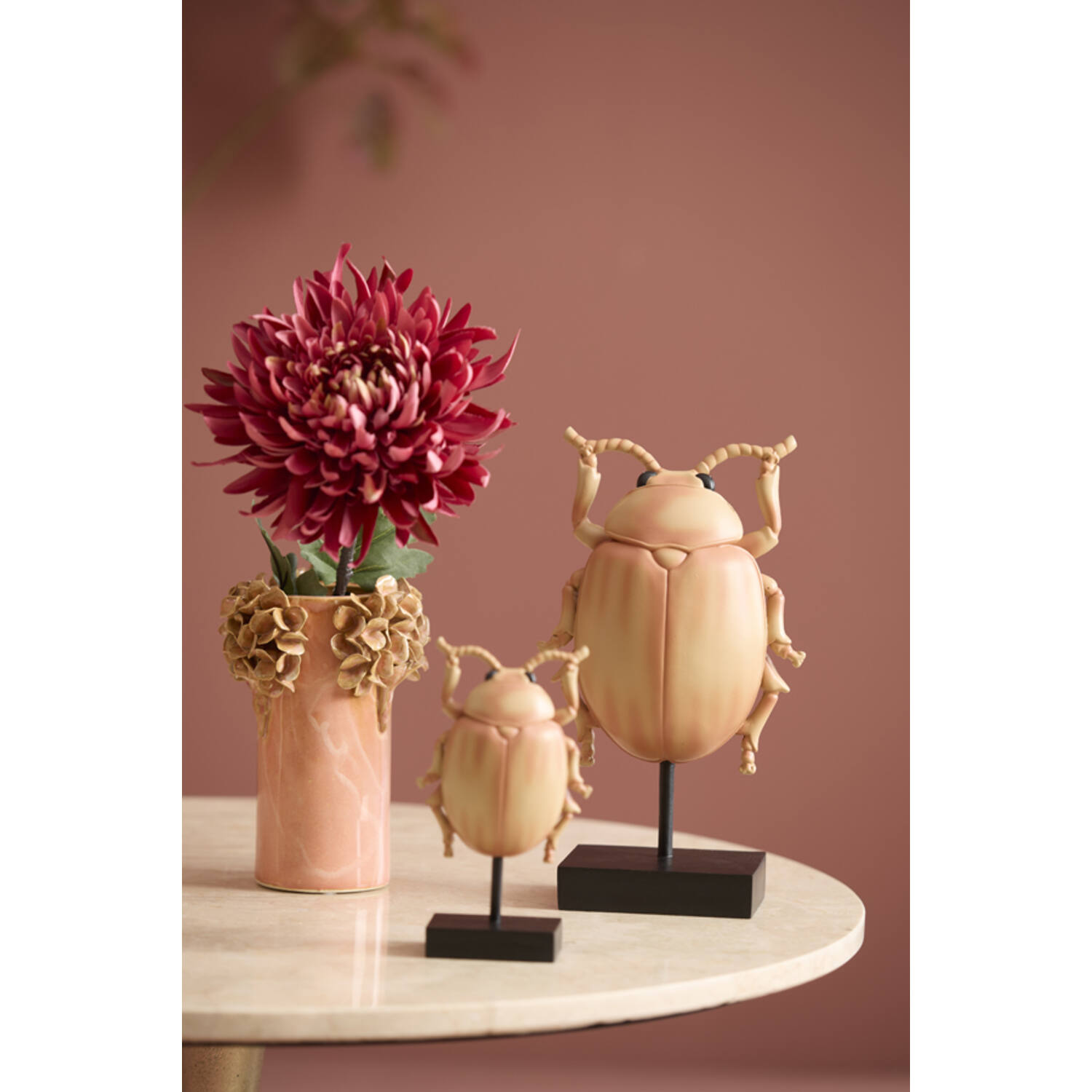 Ornament on base 22x12x42 cm BEETLE light pink+black