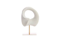 Ornament op voet 34x18x43 cm VODICE crème+antiek brons