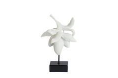 Ornament on base 23,5x13x37 cm MANGO cream+black